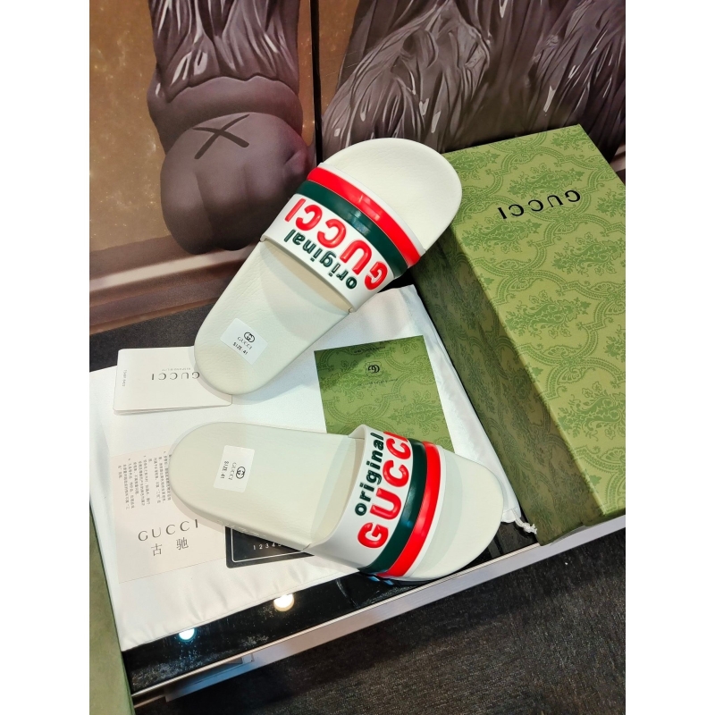 G*u*i slippers